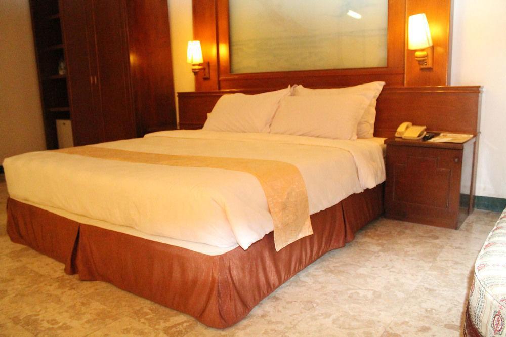 Satelit Hotel スラバヤ エクステリア 写真