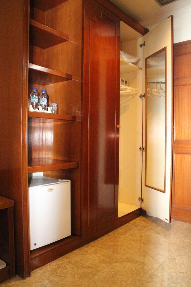 Satelit Hotel スラバヤ エクステリア 写真